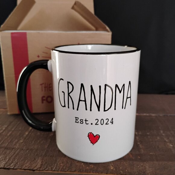 GRANDMA Established 2024 Mug in Gift Box New Grandma First Grandchild Christmas - Picture 1 of 3